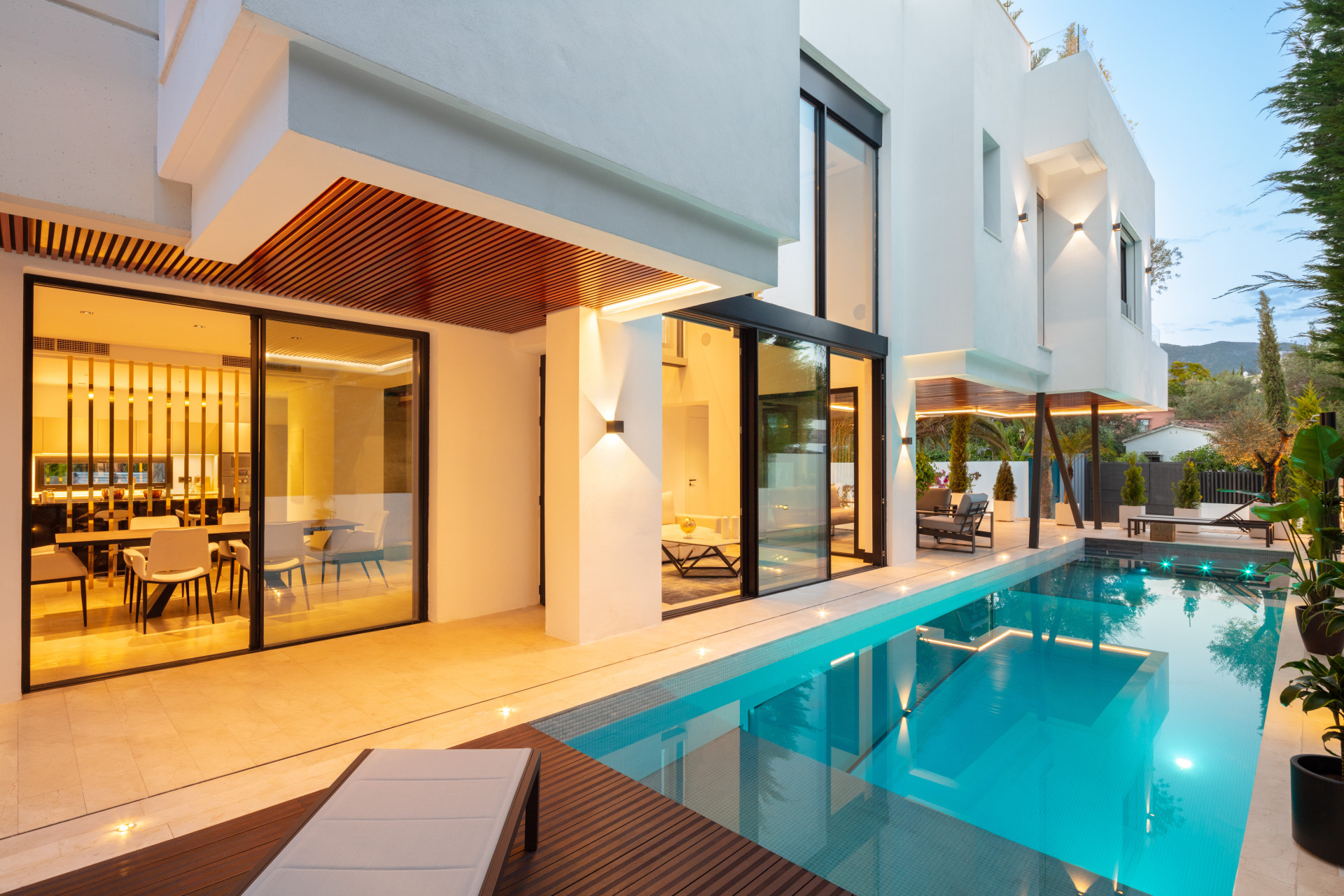 Beachside villa for sale in Marbella Golden Mile, Marbella | Villa Cypress