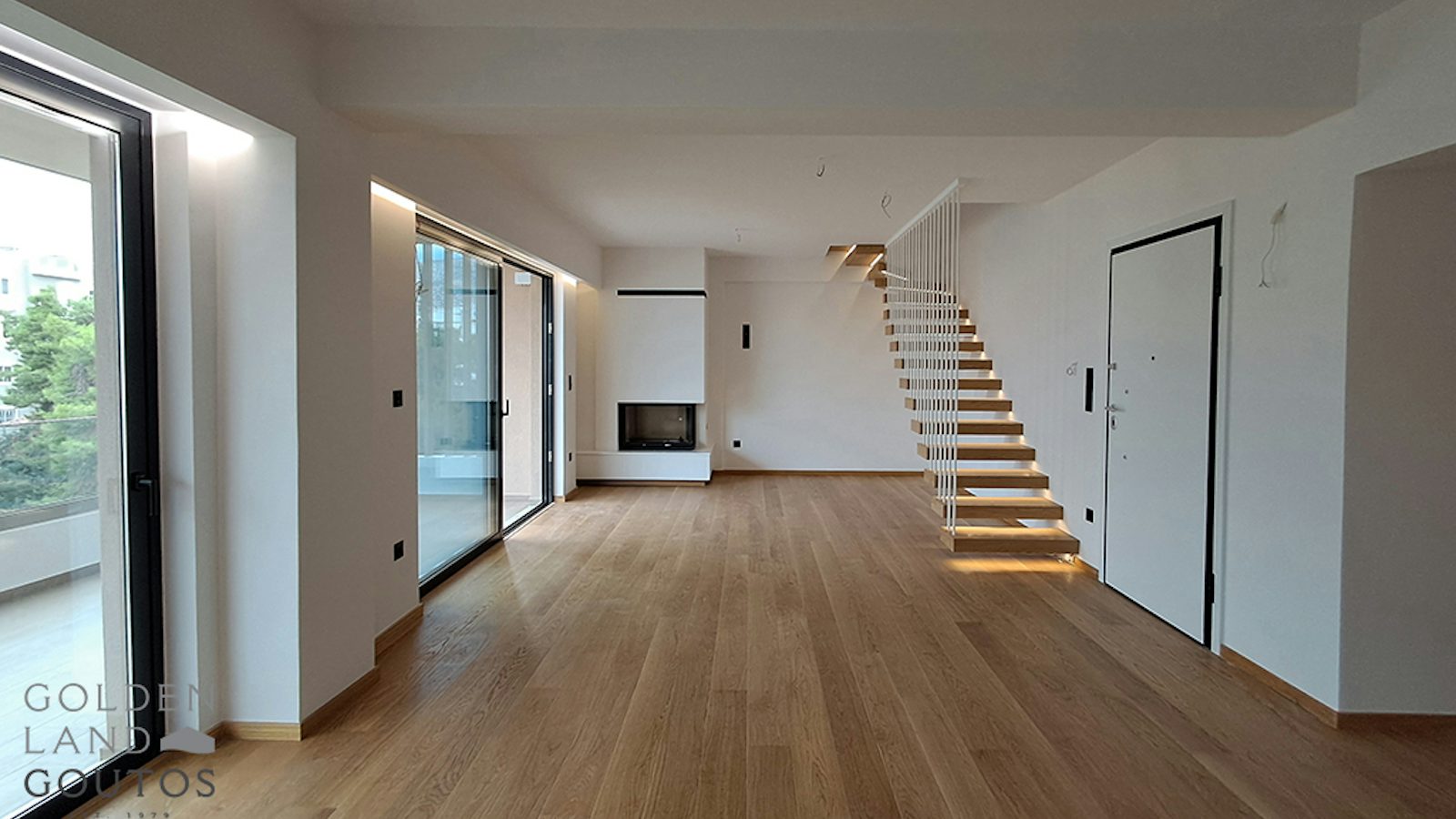 Modern Penthouse in Glyfada for sale in Athens