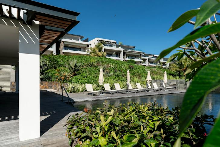 Saint Antoine Private Residence: pool and apartments of the delivered first phases, Mauritius (developer photo, Red4)