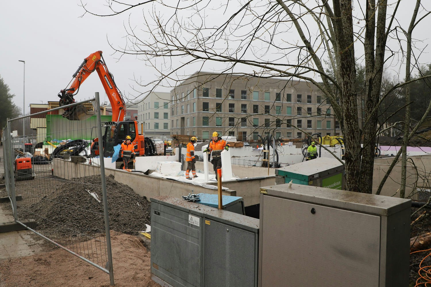 Arolan rivistön työmaalla on rakennustyöt vauhdissa.