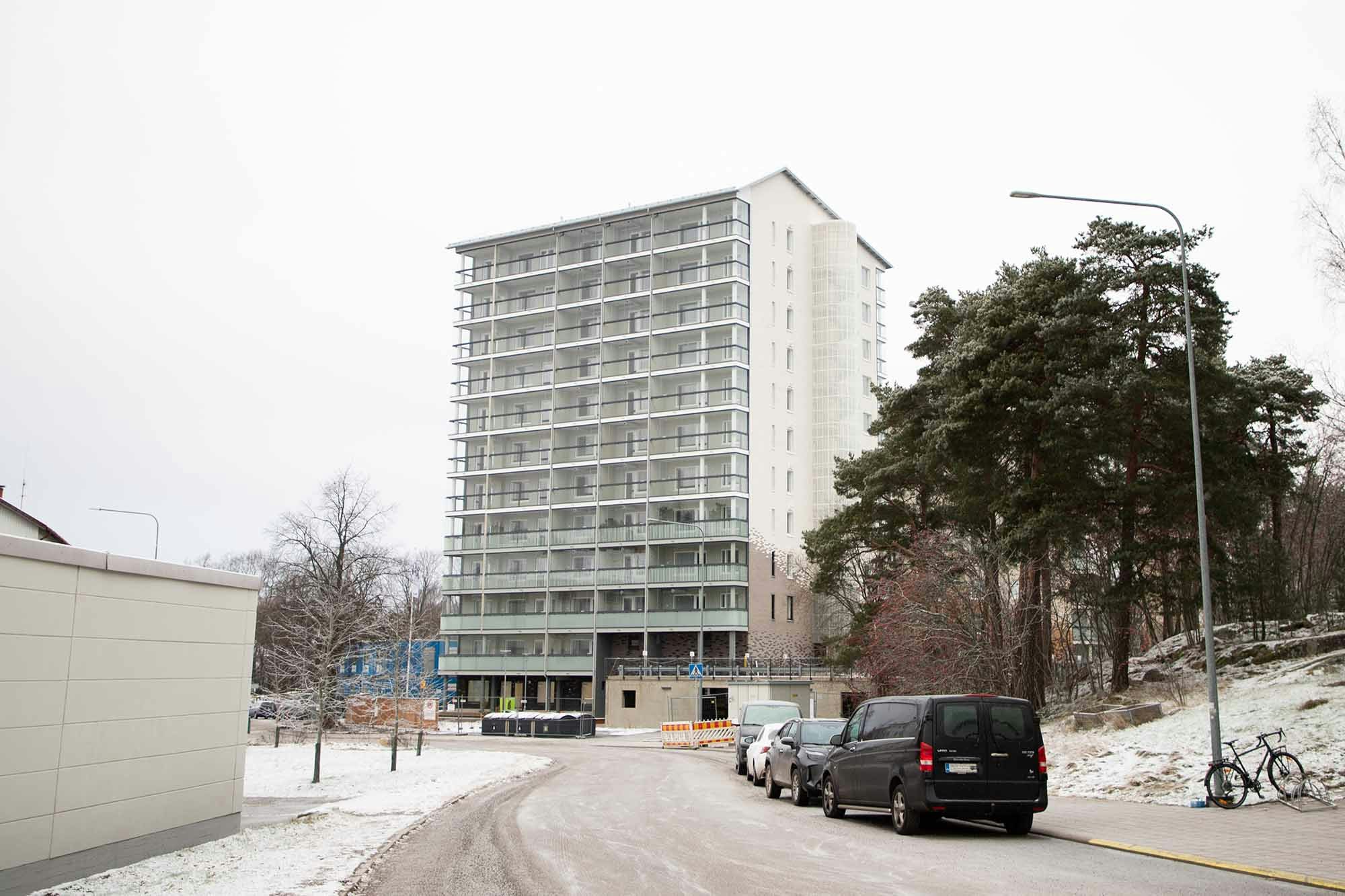 Kunnallissairaalantie 42 kerrostalo.