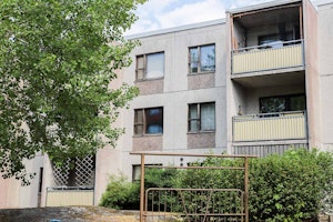 KARVATASKUNKATU 32, 20610 Turku