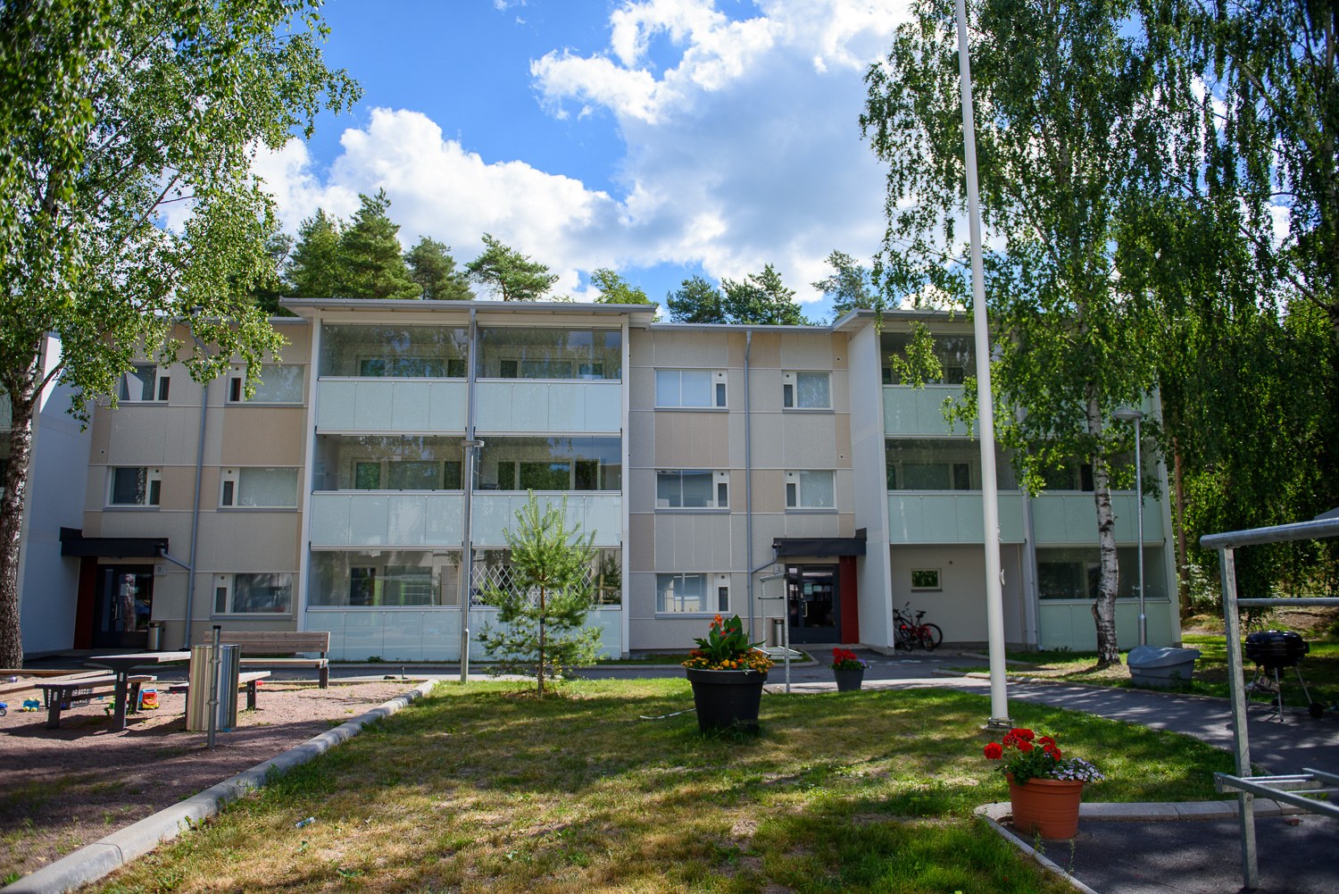 Asuntokohteen julkisivu, LAMPOLANKATU 8, 20460 Turku