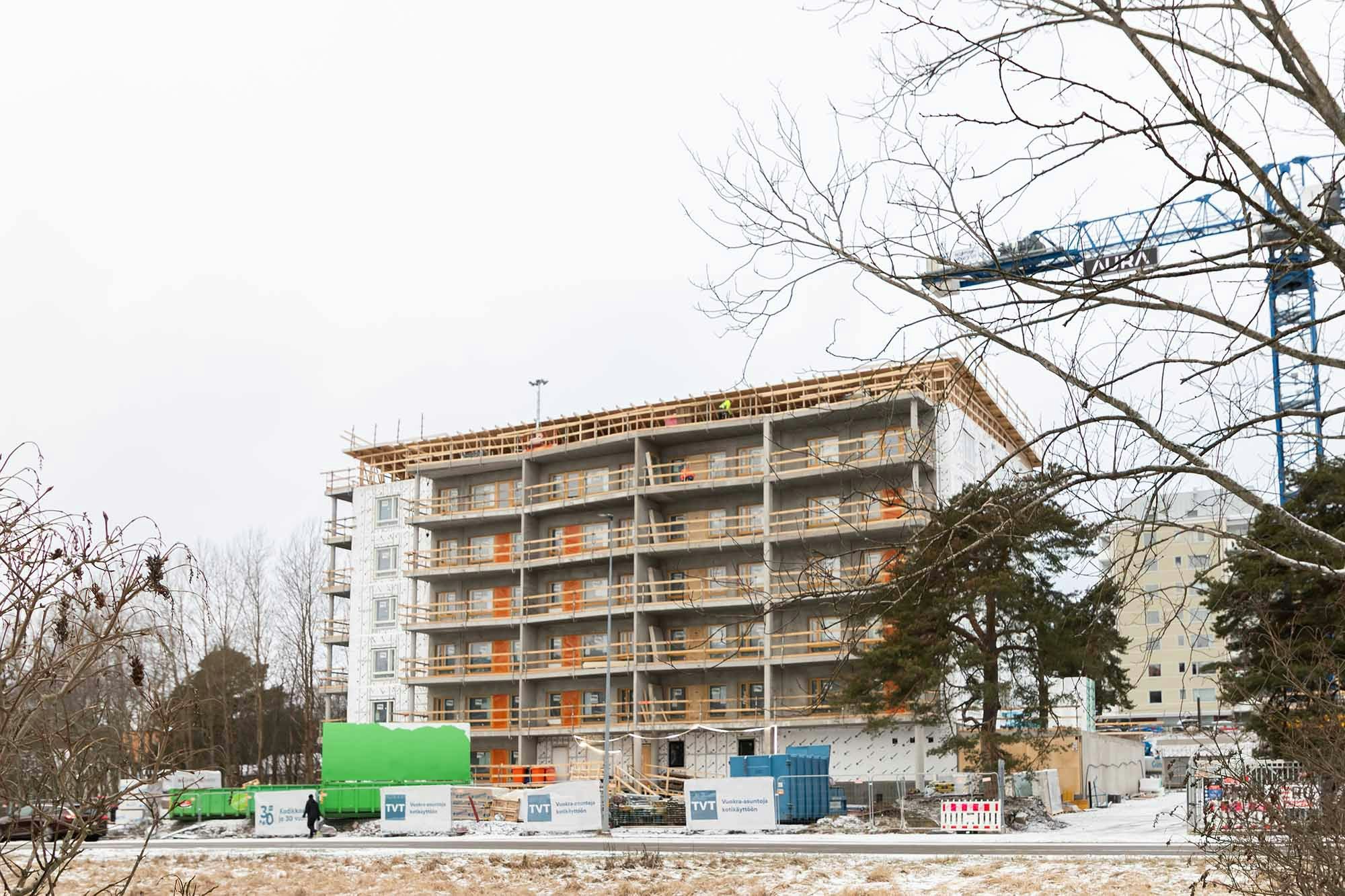 Rakennustyömaa osoitteessa Vähäheikkiläntie 13.