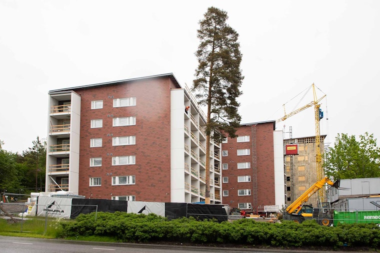 Rakennustyömaa osoitteessa Kousankuja 4.