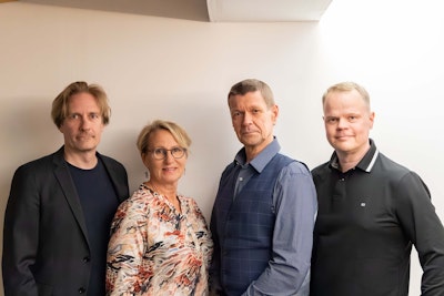 Arkkitehti Jarkko Kettunen Arkkitehtitoimisto Ajakista, podcastin juontaja toimittaja Päivi Karvinen, Sivakan toimitusjohtaja Raimo Hätälä ja Sampo Vallius Varkesta.