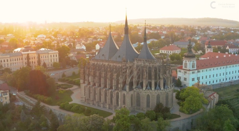 Cover Image for KUTNÁ HORA. architecture,building,spire,tower,landscape,outdoors,nature,scenery,mansion,palace