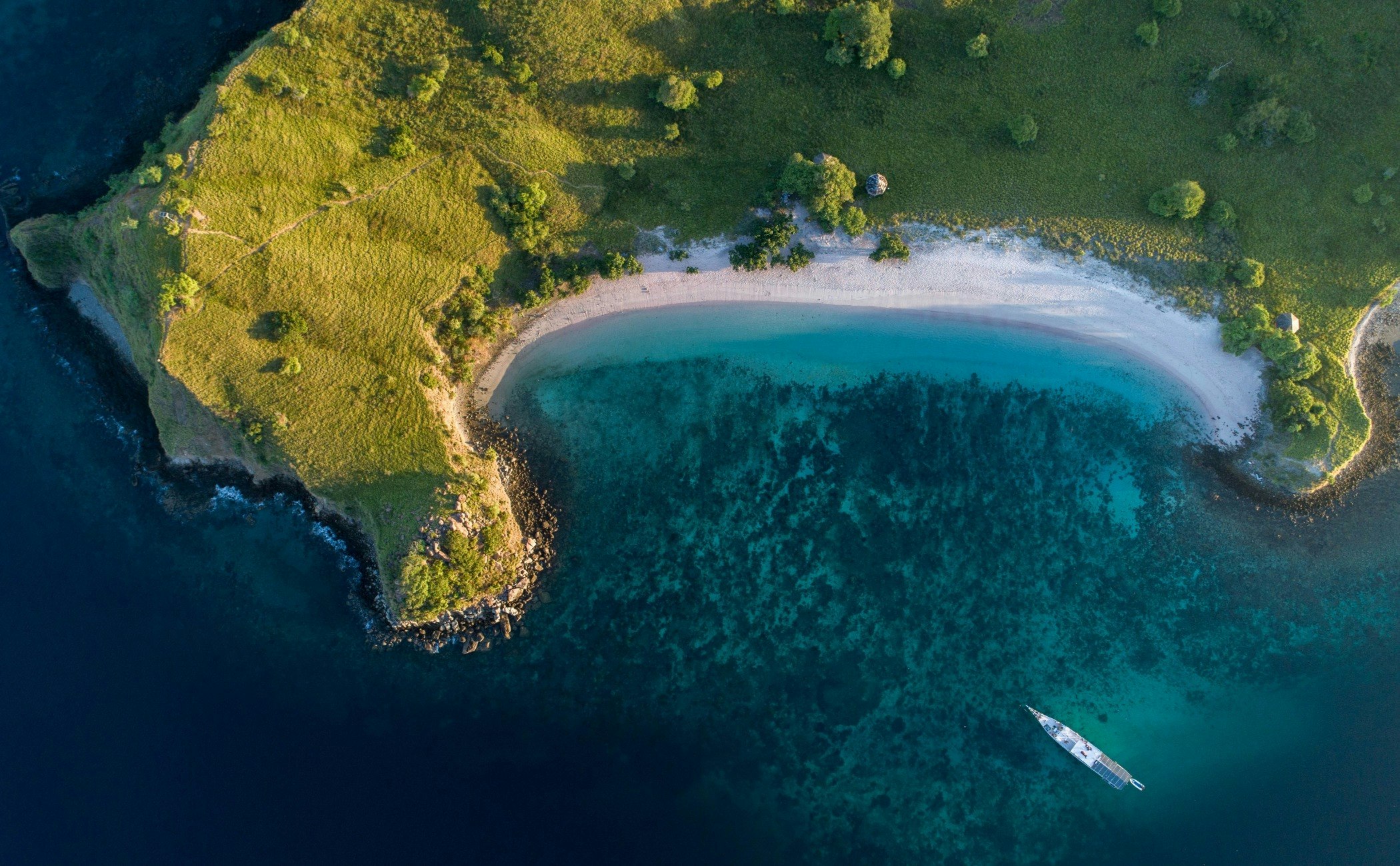 nature,outdoors,land,water,sea,shoreline,coast,beach,landscape,scenery