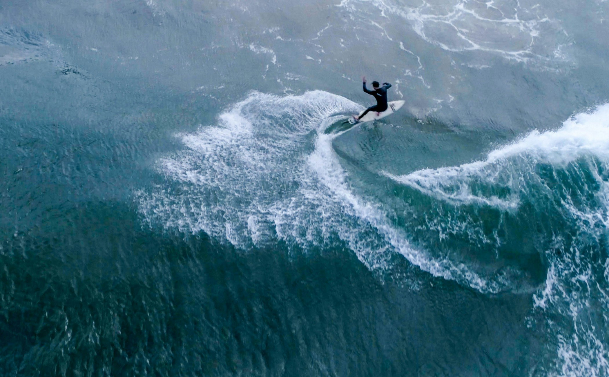outdoors,nature,ocean,sea,water,human,person,sea waves,sport,surfing