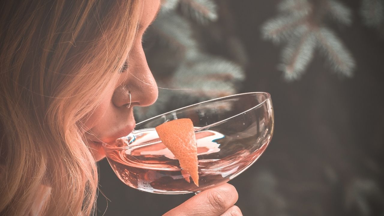 How Alcohol Affects Your Eyes Effects Explained MTHK