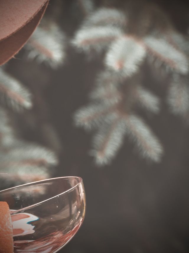 How Alcohol Affects Your Eyes Effects Explained MTHK