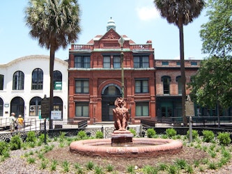 Explore Savannah with Questo: The Ultimate Experience for Families, Couples, Friends, and Groups