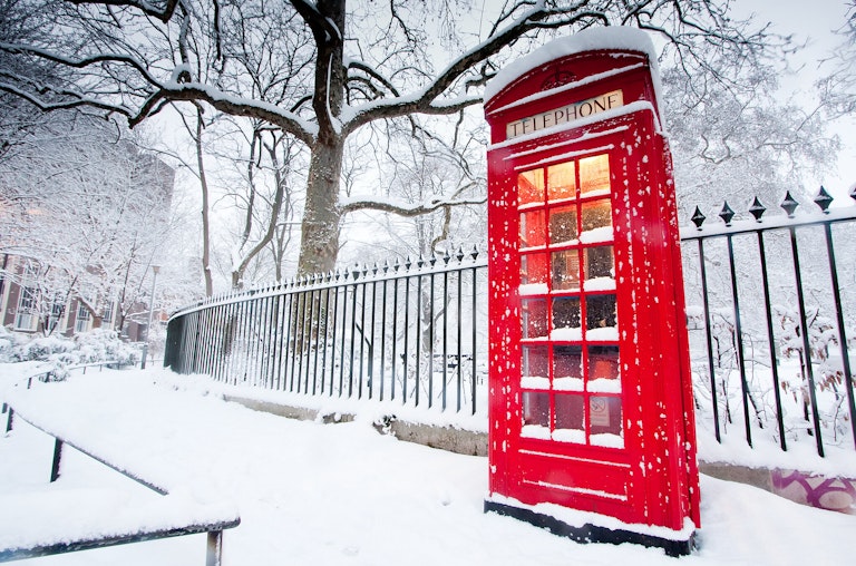 Telephone booth London Snow