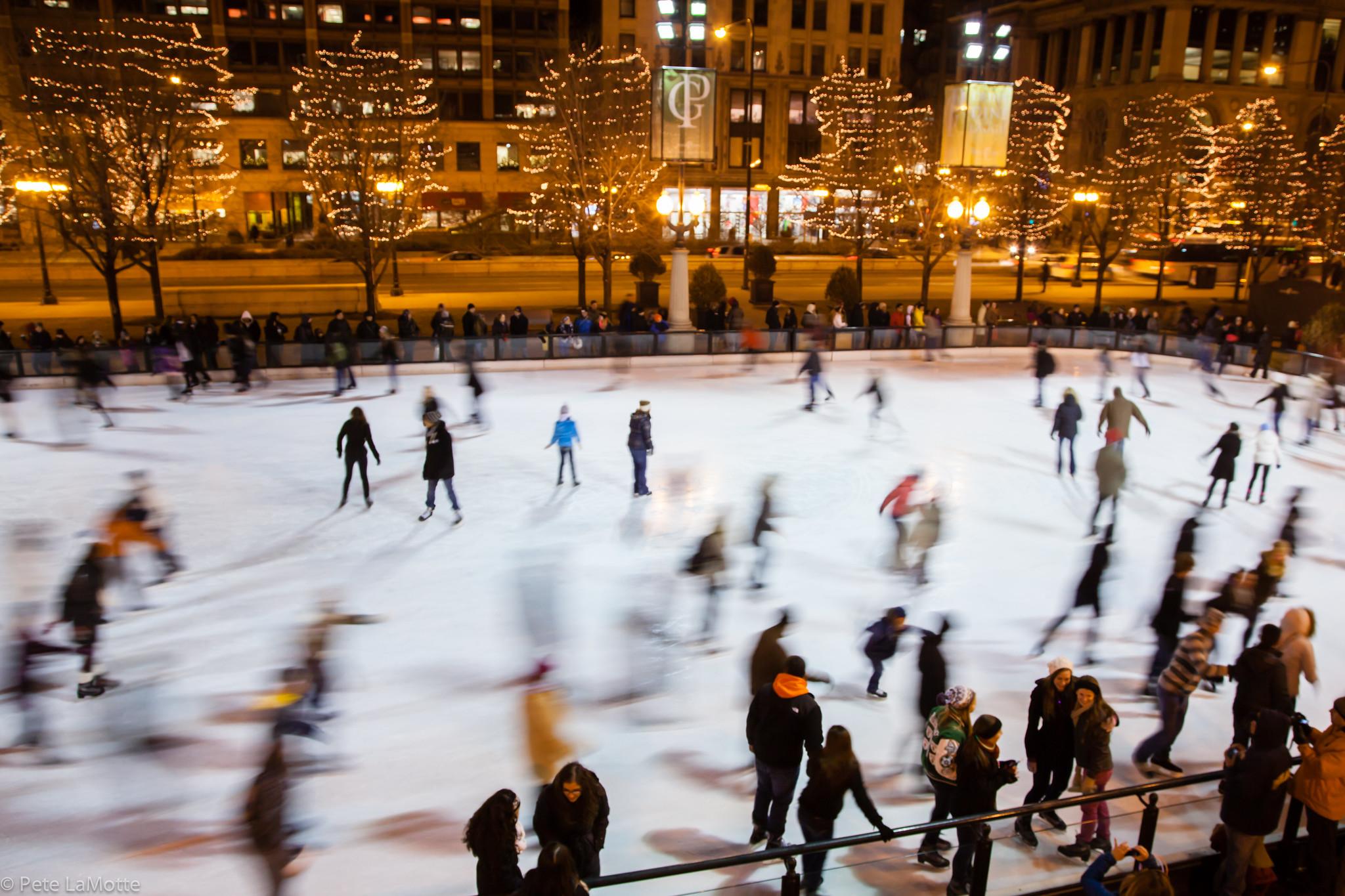 Things to do in Chicago during Christmas time Questo