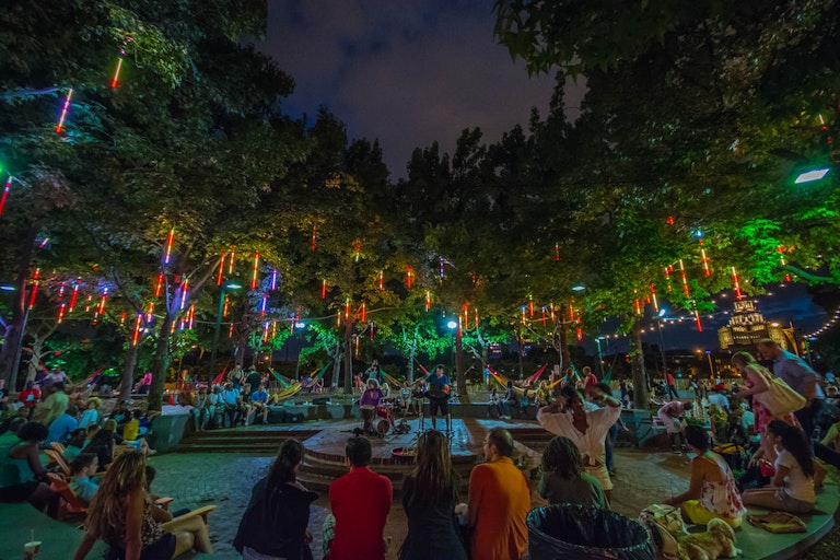 Spruce Street Harbor Park