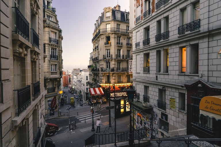 Best Paris Hotels for Romantic Honeymoons