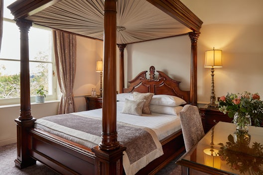 Junior Suite Bedroom