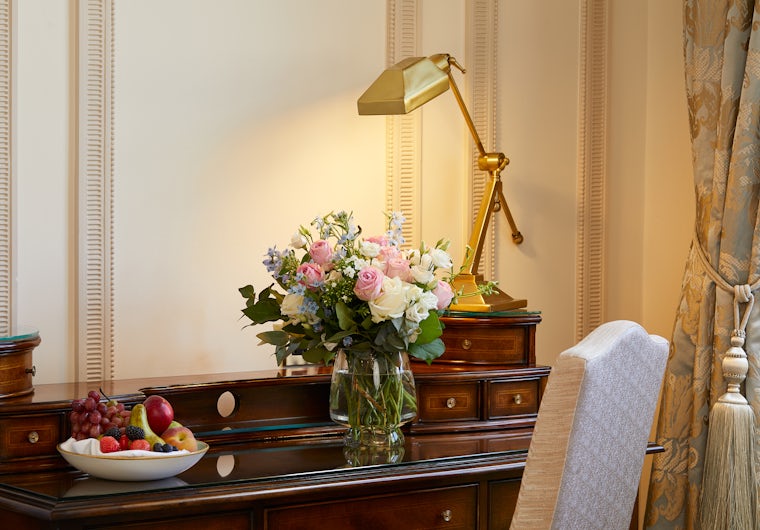 Presidential Suite Lounge Flowers