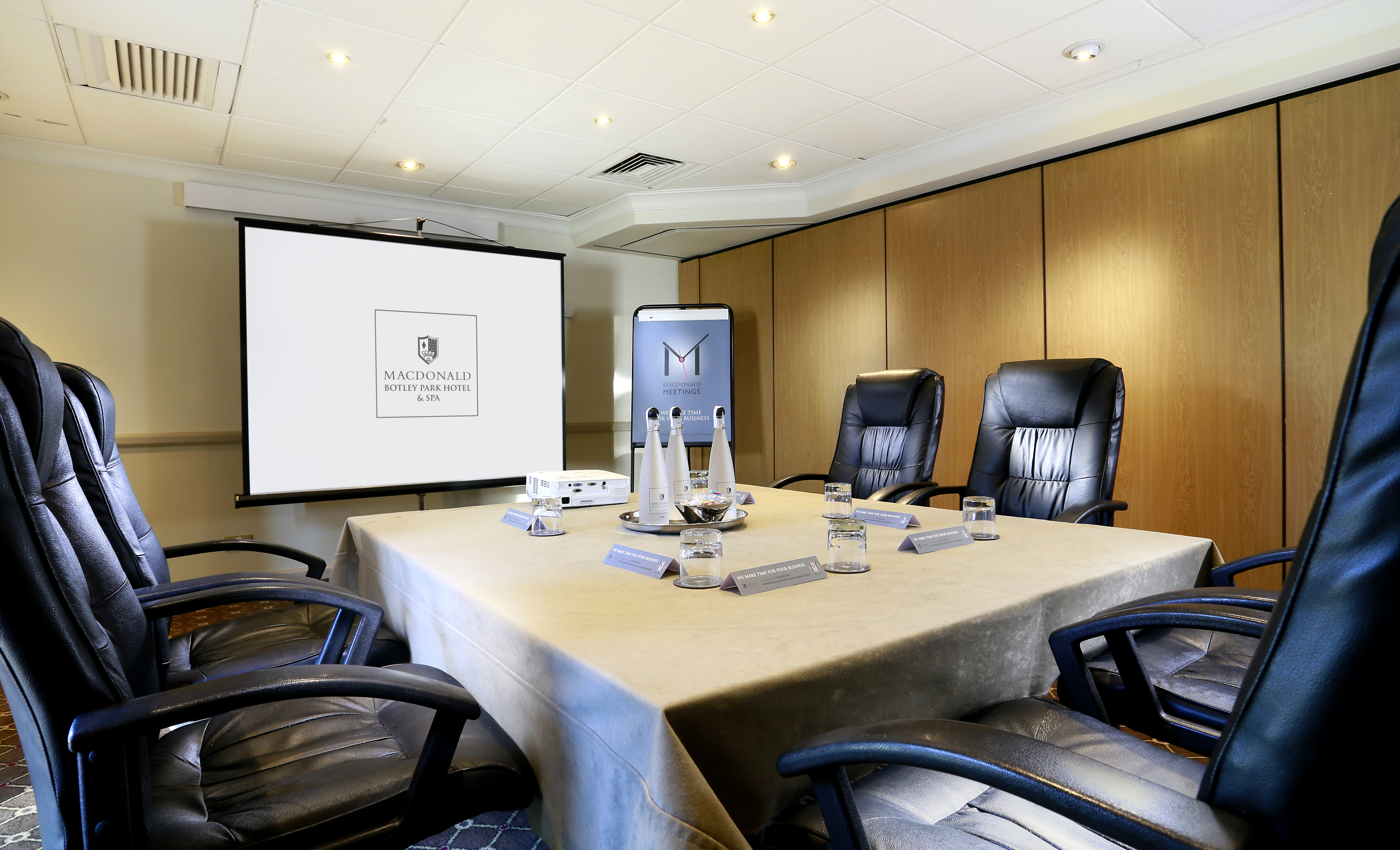 Knightwood Oak Suite