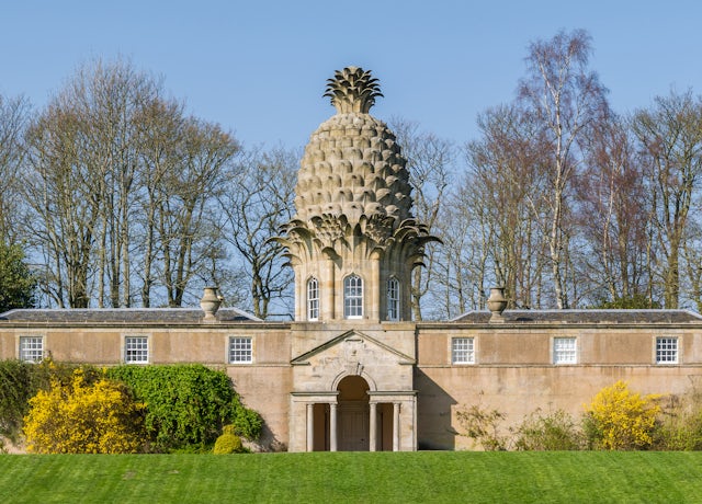 The Pineapple, Dunmore Park