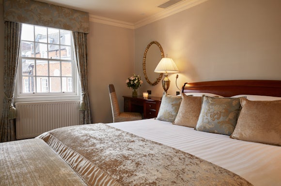 Bedroom, Compleat Angler