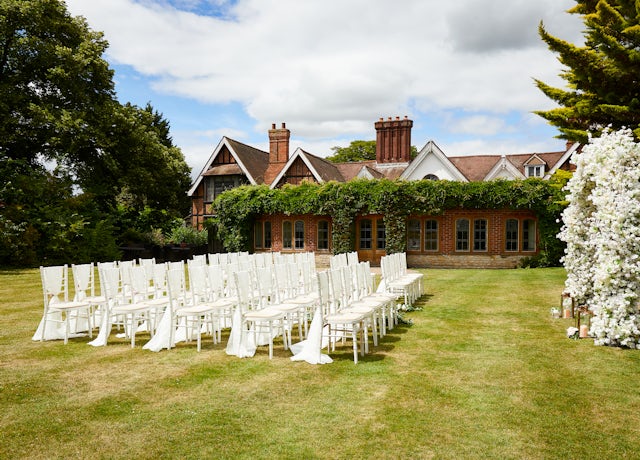 Outdoor ceremony Alveston Manor