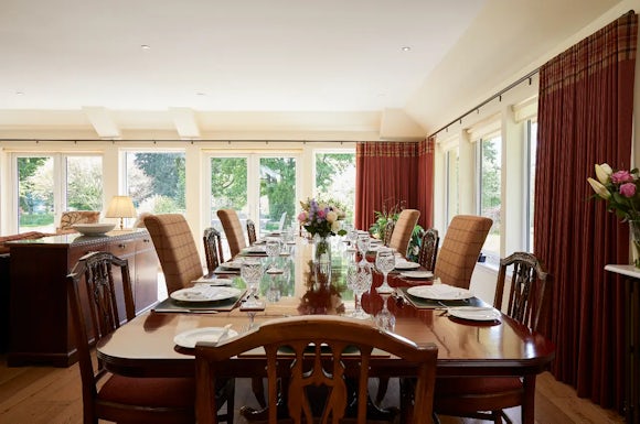 Holm Lodge Dining Table