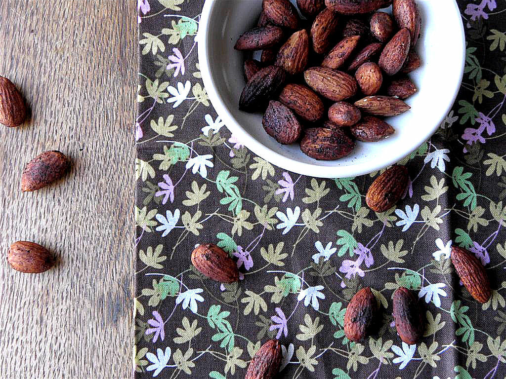 Hazen Plastic Surgery and Medspa Blog | BeautyFood of the Month: Almonds