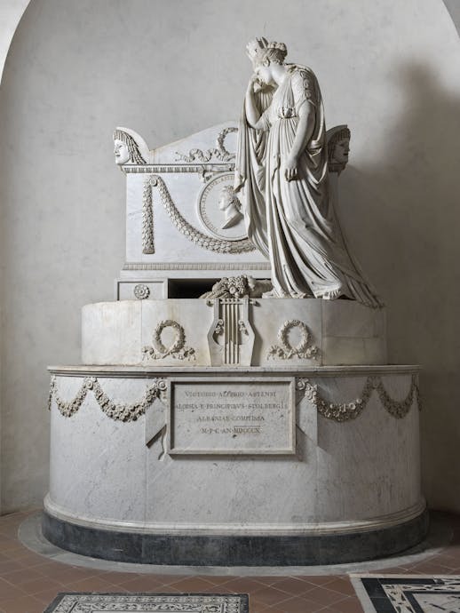 Antonio Canova, “Tomba monumentale di Vittorio Alfieri”, 1804-1810, marmo. Firenze, Santa Croce, navata destra