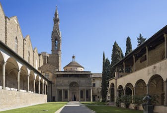 Primo chiostro. Firenze, Santa Croce, complesso monumentale