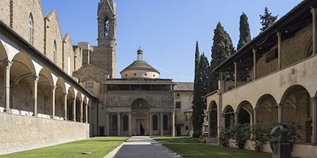 Primo chiostro. Firenze, Santa Croce, complesso monumentale Primo chiostro. Firenze, Santa Croce, complesso monumentale