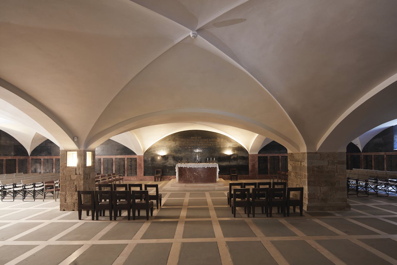 Interior of the Famedio