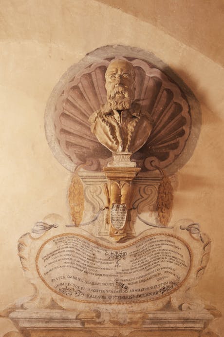 Plaque commemorating Galileo's first burial place