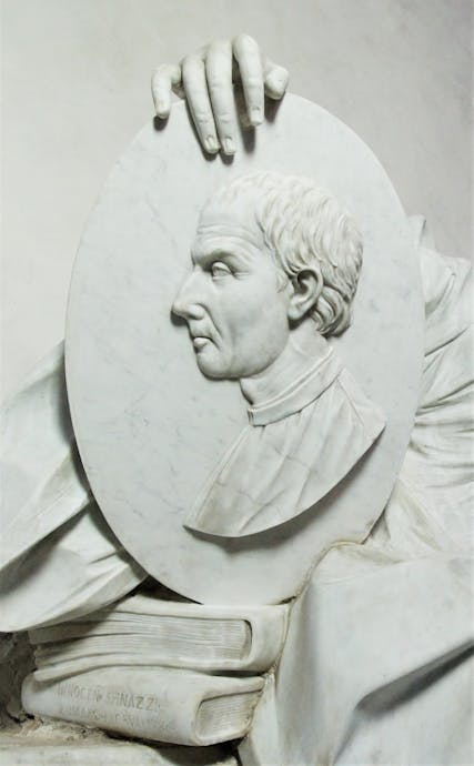 Innocenzo Spinazzi, “Ritratto di Machiavelli”, particolare della “Tomba monumentale di Niccolò Machiavelli”, 1787, marmo, bronzo. Firenze, Santa Croce, navata destra