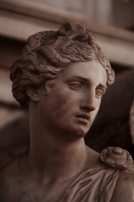 Battista Lorenzi, “Pittura”, particolare della “Tomba monumentale di Michelangelo Buonarroti”, 1564-1576, marmo e affresco. Firenze, Santa Croce, navata destra