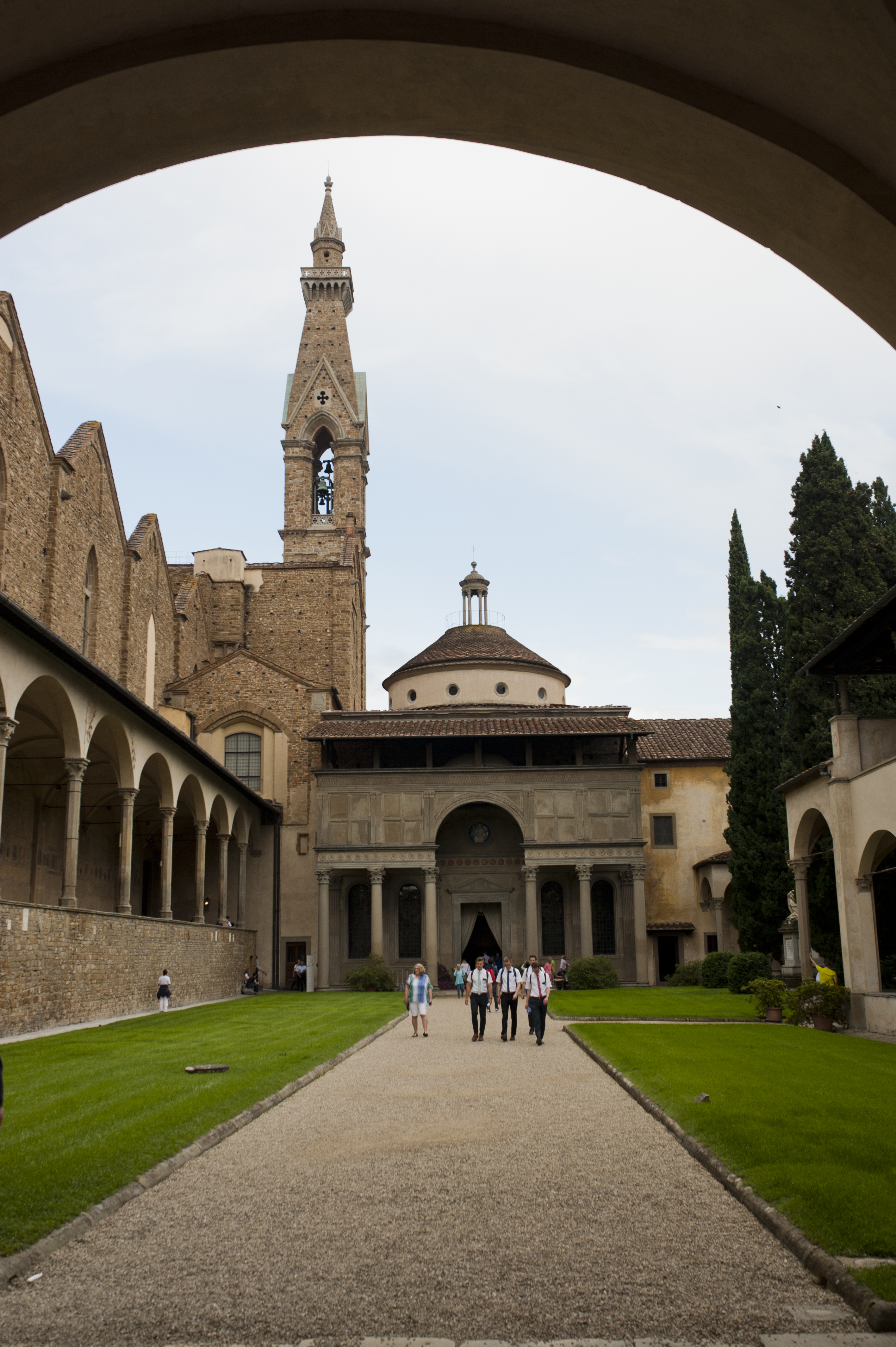 Primo chiostro. Firenze, Santa Croce, complesso monumentale