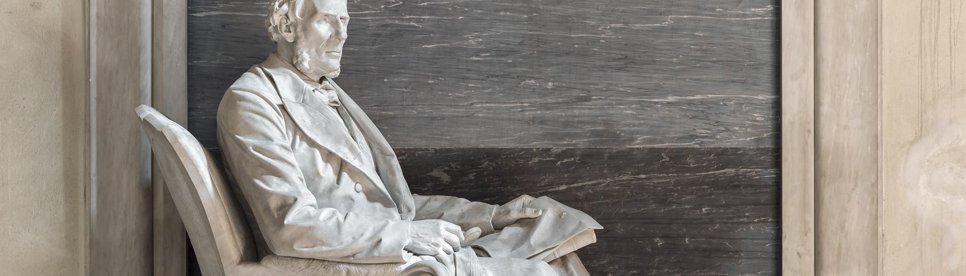 Enrico Pazzi, “Monumento ad Atto Vannucci”, 1890-1891, marmo. Firenze, Santa Croce, transetto sinistro, cappella Salviati Enrico Pazzi, “Monumento ad Atto Vannucci”, 1890-1891, marmo. Firenze, Santa Croce, transetto sinistro, cappella Salviati