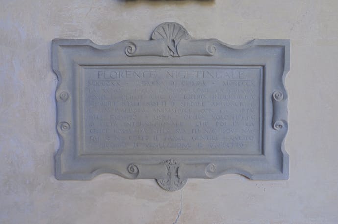 Francis William Sargant, Plaque with inscription, detail of the Memorial to Florence Nightingale, 1913. First cloister Francis William Sargant, Plaque with inscription, detail of the Memorial to Florence Nightingale, 1913. First cloister