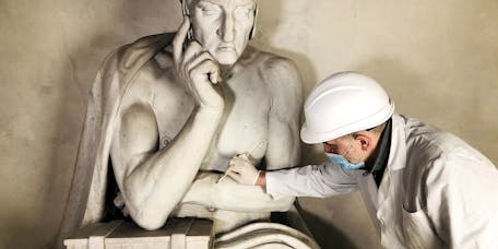 Restauro di Stefano Ricci "Cenotafio di Dante Alighieri". Firenze, Santa Croce  Restauro di Stefano Ricci "Cenotafio di Dante Alighieri". Firenze, Santa Croce
