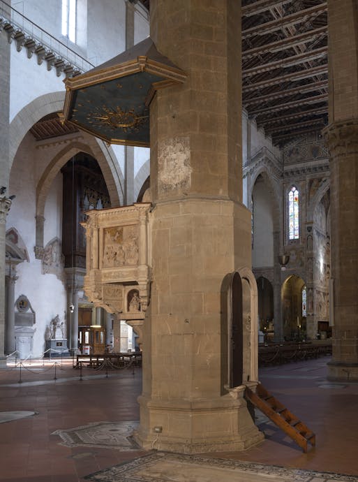 Arrangement for accessing the pulpit