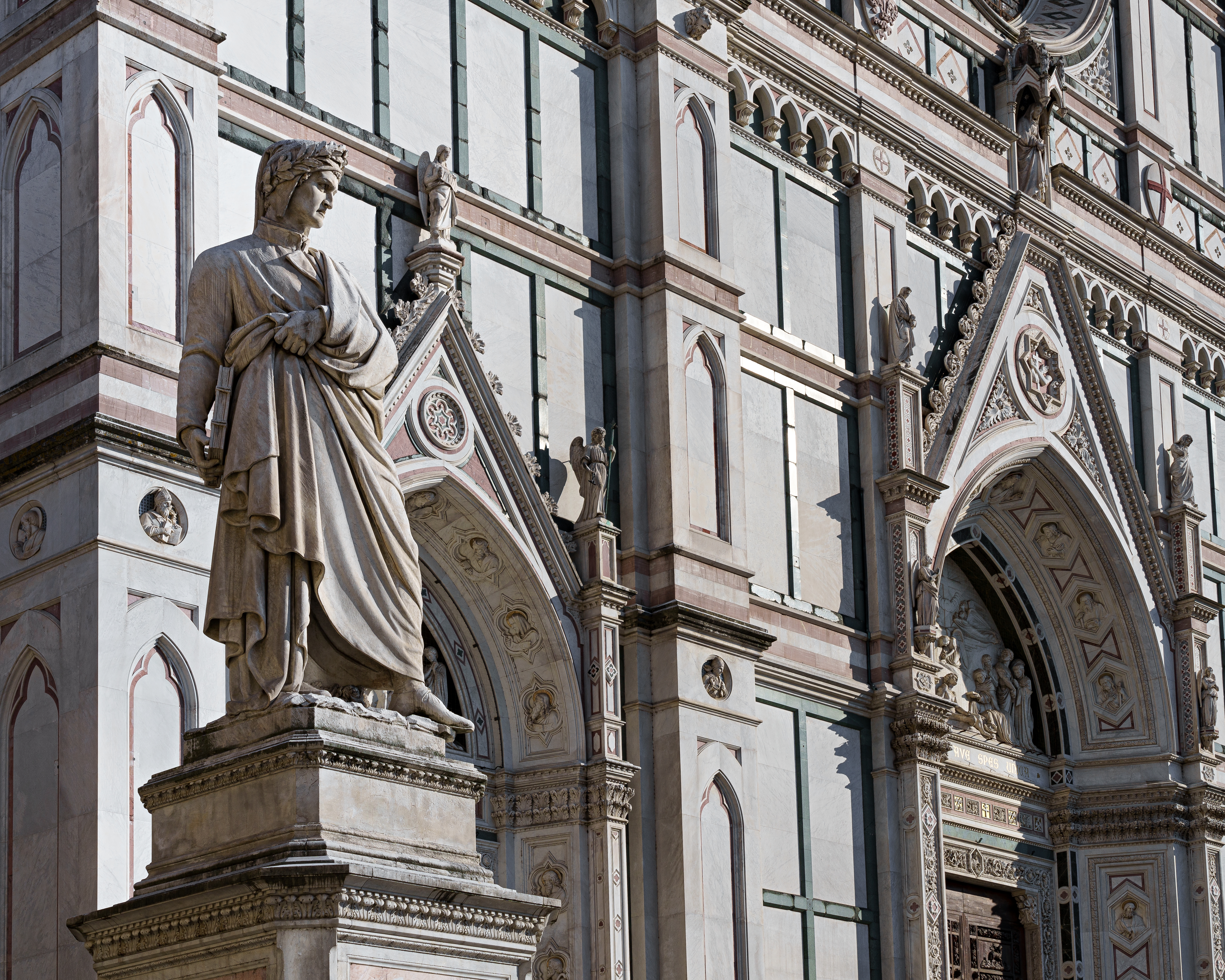 Enrico Pazzi, "Monumento a Dante", 1865, marmo. Firenze, Piazza Santa Croce