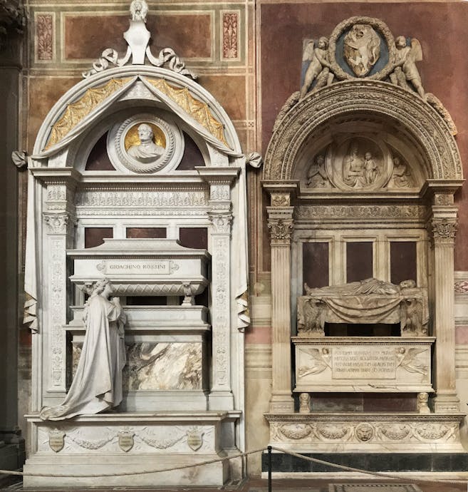 The monumental tombs of Bruni and Marsuppini compared