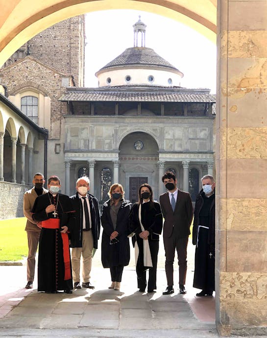 Stefano Filipponi, Segretario generale dell'Opera di Santa Croce, S.E. Cardinale Giuseppe Betori, il soprintendente Andrea Pessina, il prefetto Alessandra Guidi, la Presidente dell'Opera di Santa Croce Irene Sanesi, l'Assessore alla Cultura Tommaso Sacchi e Padrea Paolo Bocci, Rettore della basilica di Santa Croce