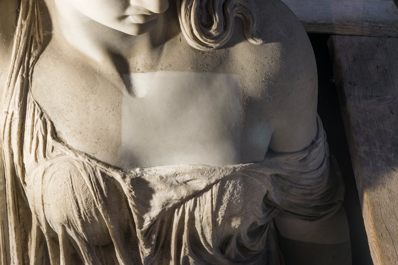 Dusting and cleaning of marble surfaces