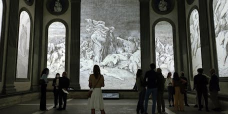 Visitatori alla mostra "Dante, il Poeta Eterno" in cappella Pazzi Visitatori alla mostra "Dante, il Poeta Eterno" in cappella Pazzi