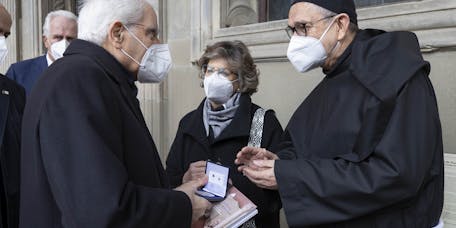 Il Presidente Mattarella, Padre Giancarlo Corsini e la Presidente Cristina Acidini Il Presidente Mattarella, Padre Giancarlo Corsini e la Presidente Cristina Acidini