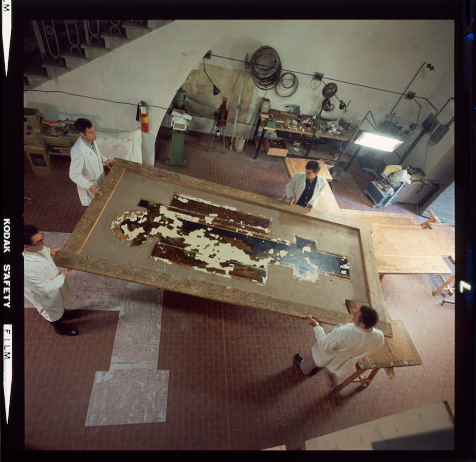 Una fase del restauro Una fase del restauro