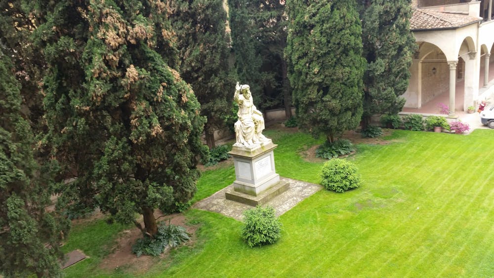 Baccio Bandinelli, "Dio padre", 1556, marmo. Firenze, Santa Croce, primo chiostro, Parco della Rimembranza