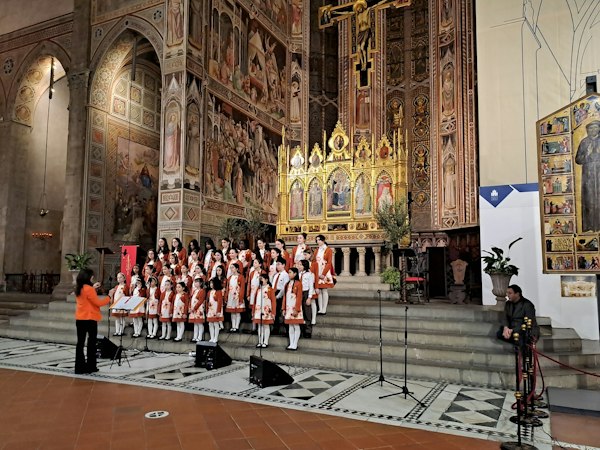 Melograno Little Choir in the basilica of Santa Croce