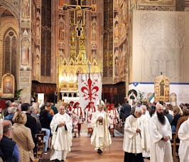 Celebrazione liturgica nella basilica di Santa Croce